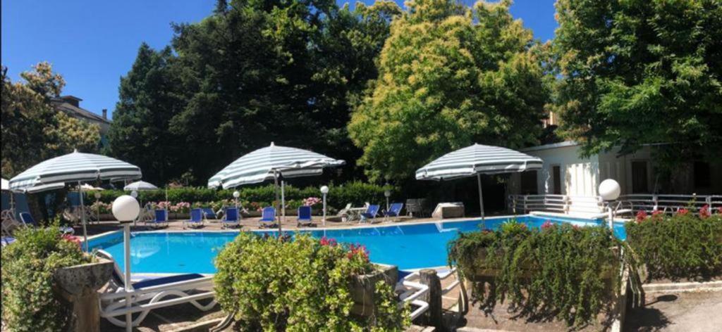 Mondial Park Hotel 4*
