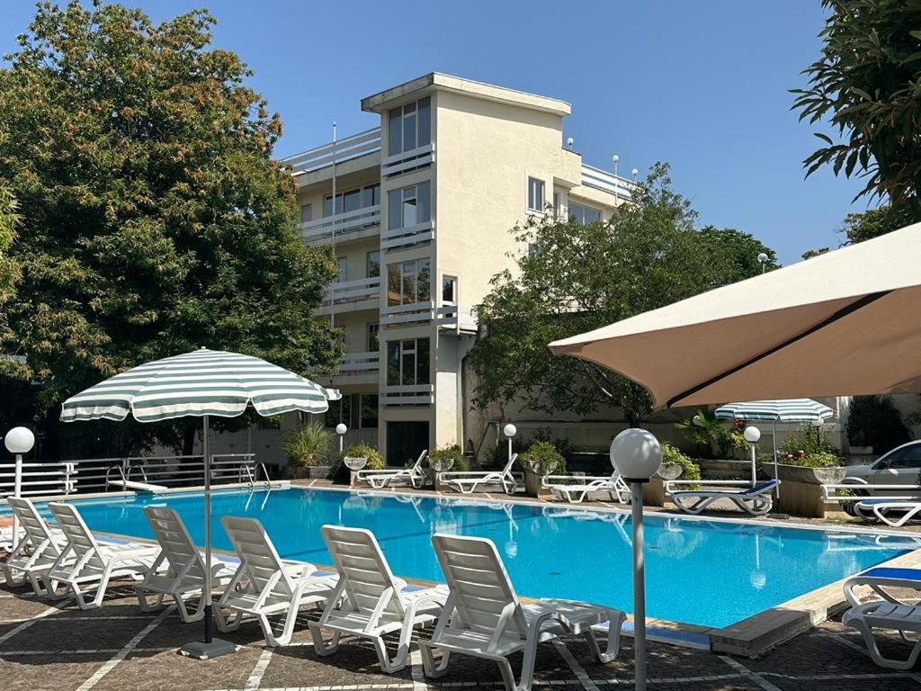 Mondial Park Hotel 4*