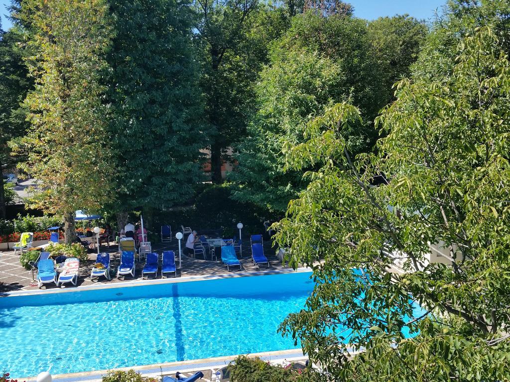 Hotel Mondial Park 4*